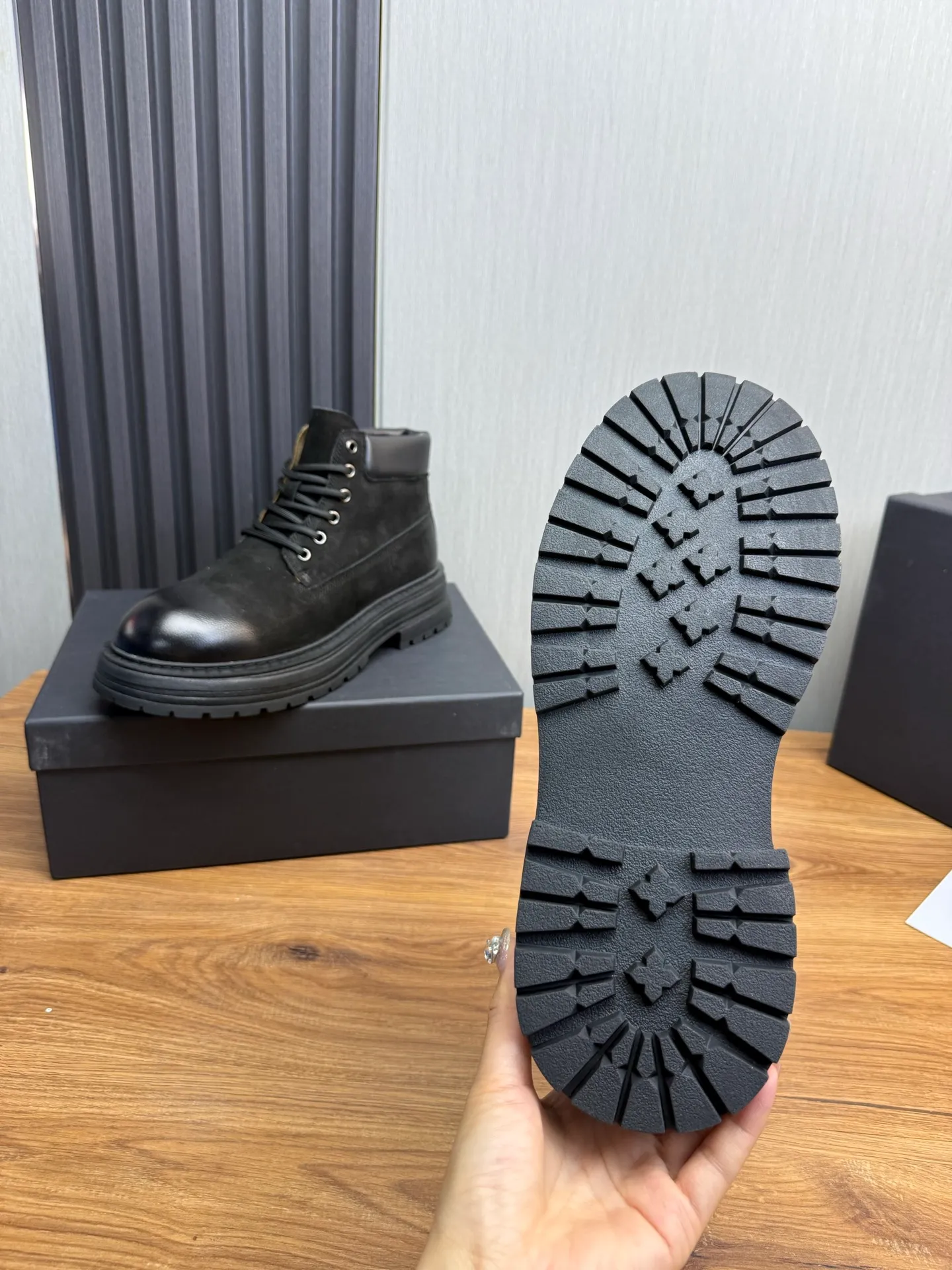 Factory price 680💰 [UGG] Men's hot winter warm boots🐑Simple and fashionable design, cowhide➕comfortable and warm wool lining. Soft and comfortable to wear, good warmth retention, and excellent foot feel. Regular size 38-45